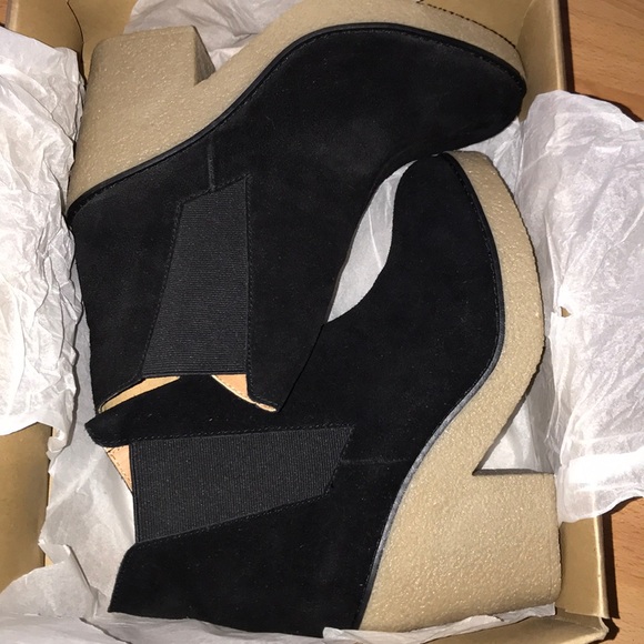 Urban Outfitters Posey Gumsole Boots - Picture 8 of 8